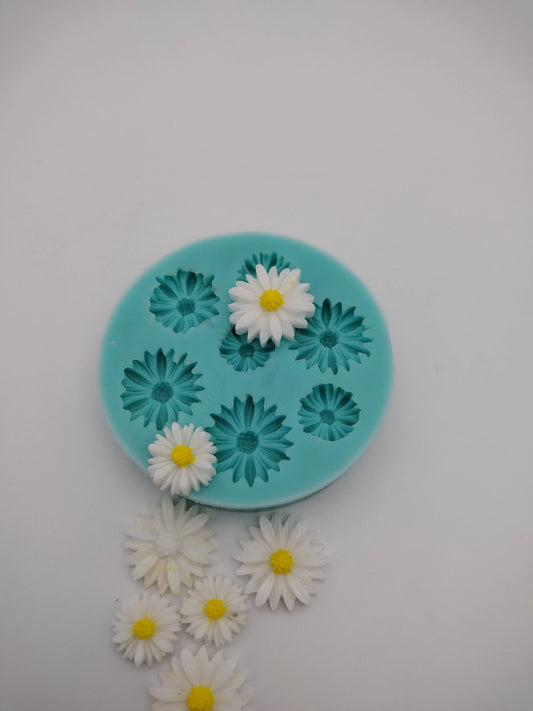 Mini Daisy's-Silicone Mold-Faux Fake Bake-Clay, Resin, Soap, Candle, Plaster, Fondant or Baking Mold-Two Mold Styles Available