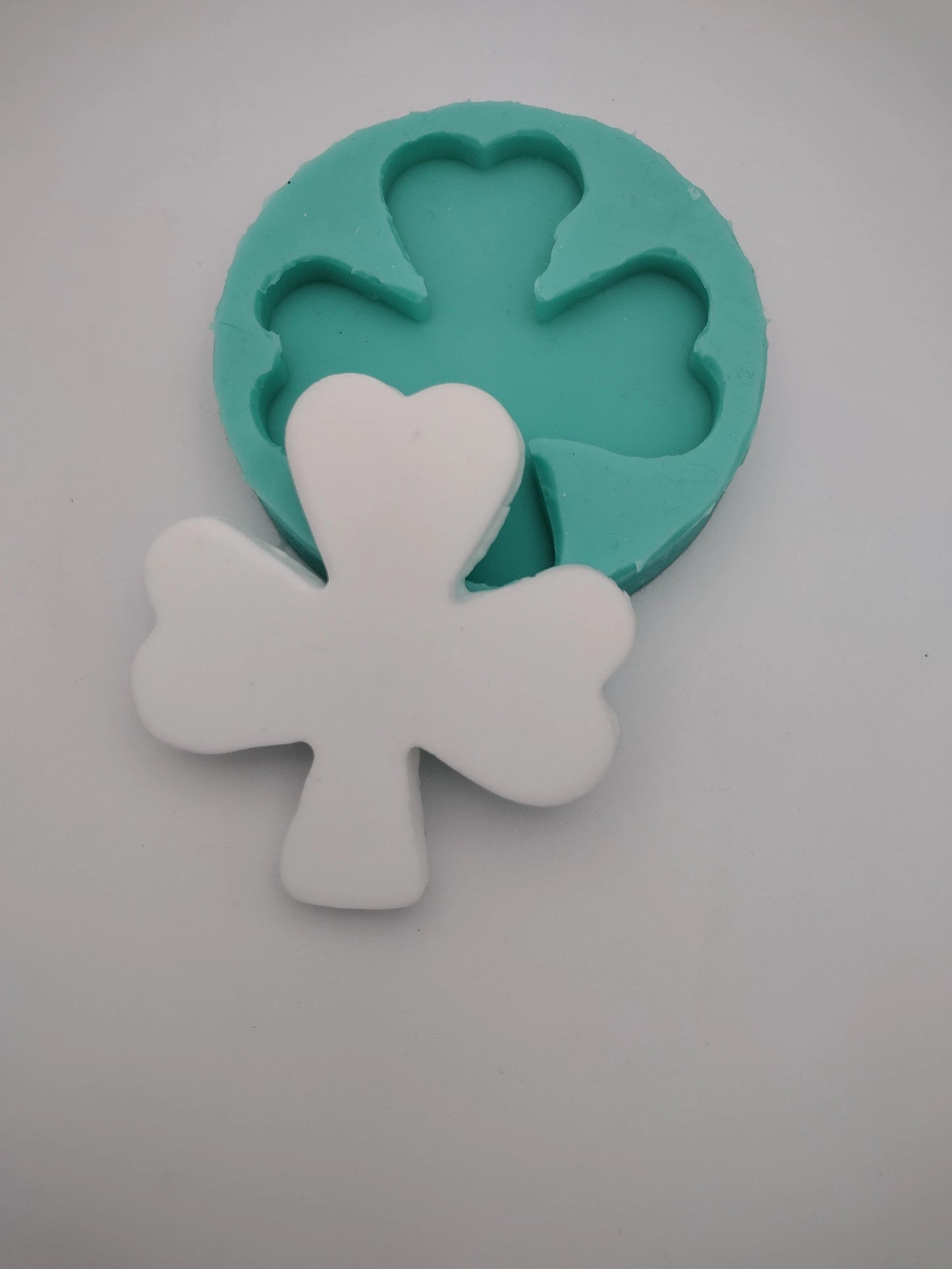 Four Leaf Clover-Silicone Mold-Faux Fake Bake-Clay, Resin, Soap, Candle, Plaster, Fondant or Baking Mold-Two Mold Styles Available