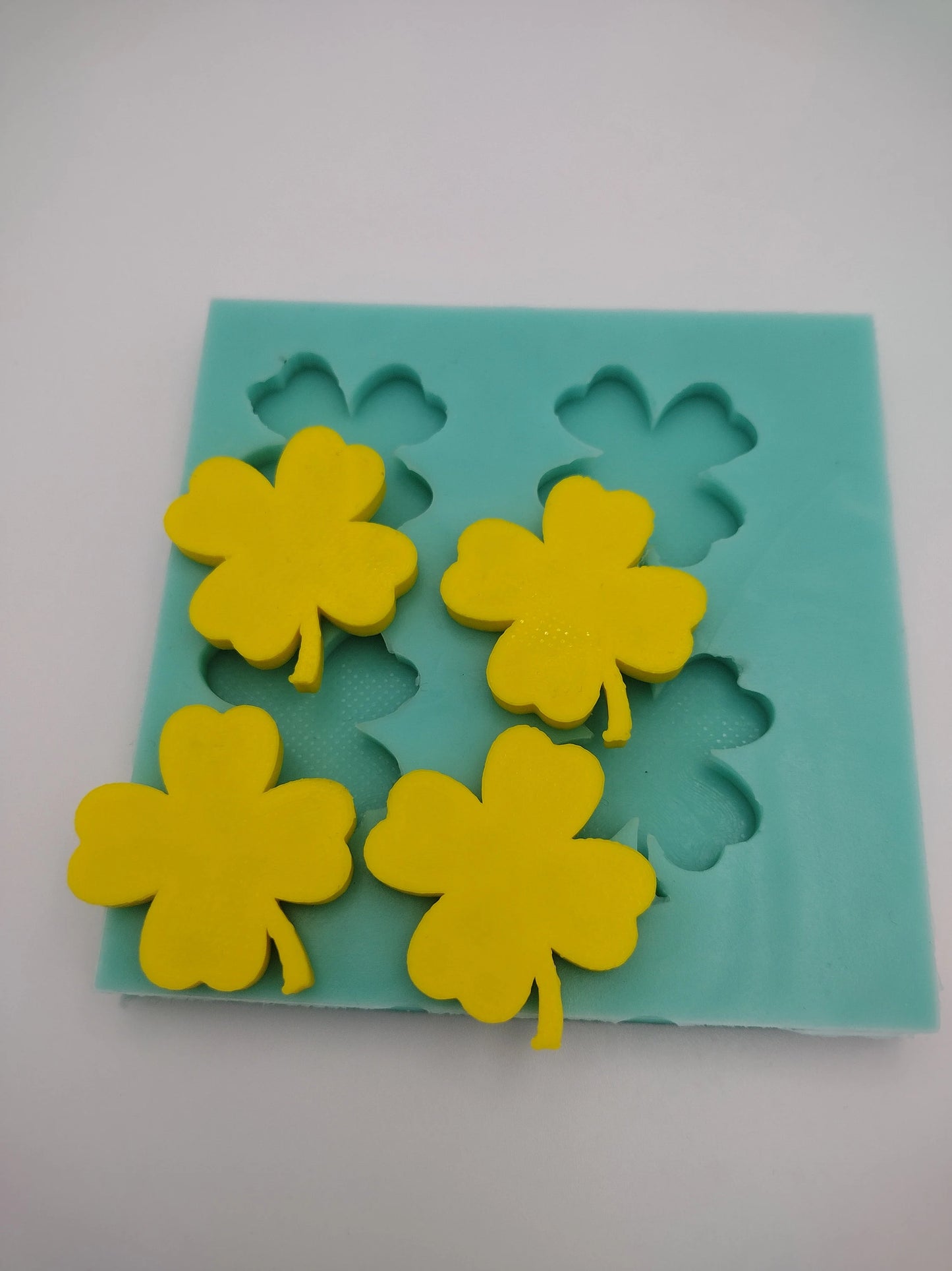 Four Leaf Clover-Silicone Mold-Faux Fake Bake-Clay, Resin, Soap, Candle, Plaster, Fondant or Baking Mold-Two Mold Styles Available